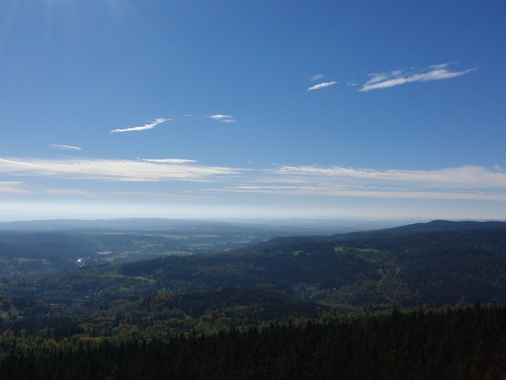 03.JPG - Pohled z Pajndlu směr JZ Lesík 232st. 5km